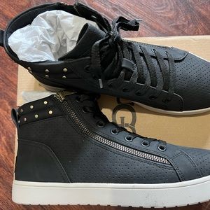 BRAND NEW kookaburra by UGG sneakers size 10